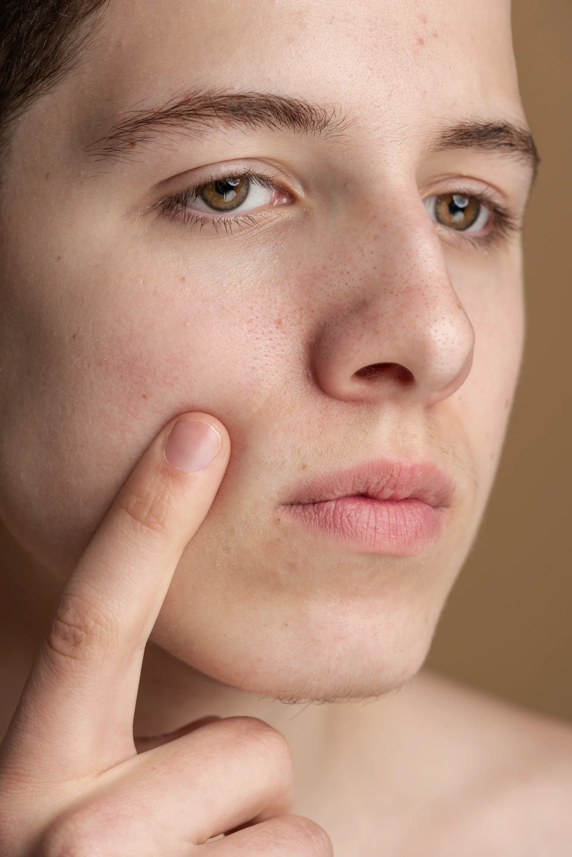 Large Pores & Skin Texture